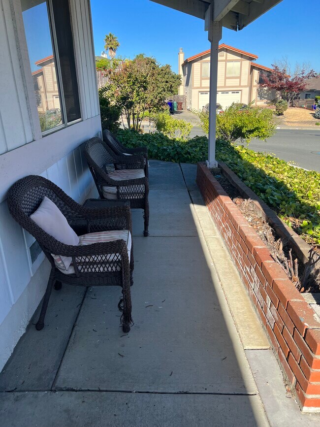 Building Photo - 1879 Pheasant Dr