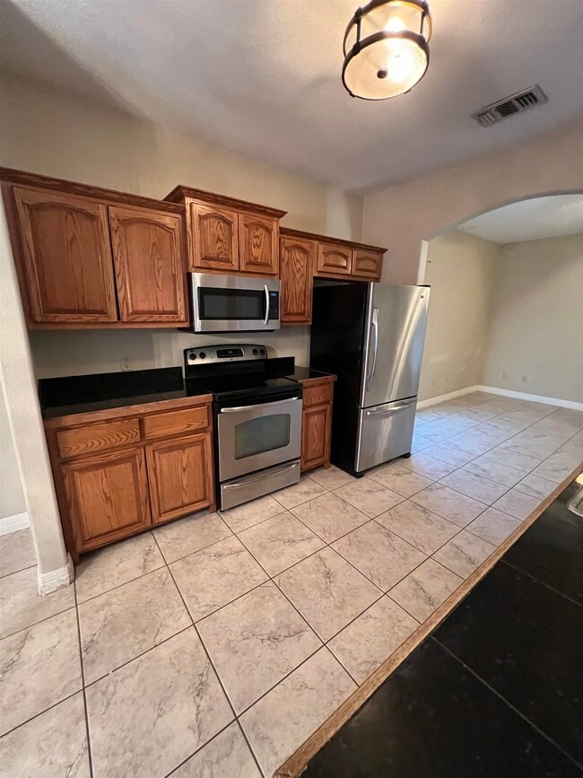 Building Photo - 373 Lenora Ave