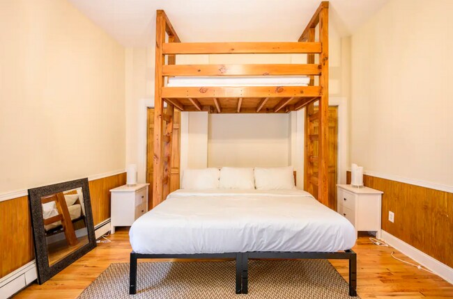 bonus loft bed for storage - 134 Coles St