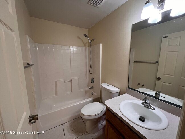 Building Photo - 619 Pampas St NW