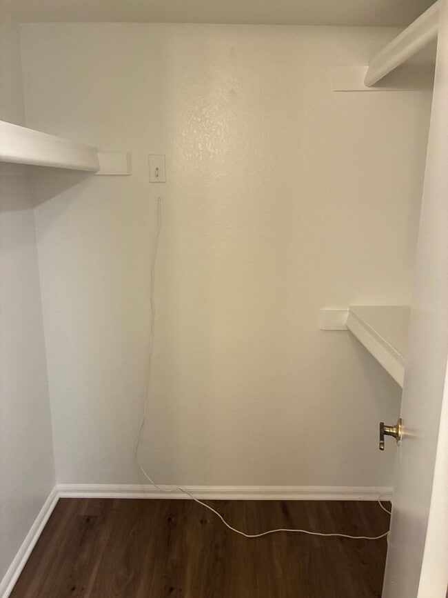 Building Photo - Move In Special**COMFY 2 BEDROOM/2 FULL BATHROOM CONDO IN PHOENIX (48TH STREET & ELLIOT)**