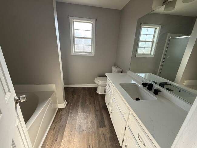 Building Photo - 4 Bedrooms, 3 Bathrooms with potential 5th Bedroom and Loft/Office in Euharlee! **MOVE-IN SPECIAL**