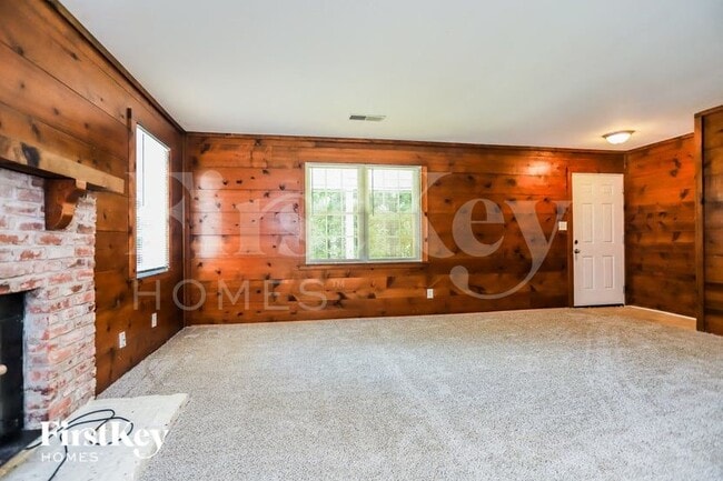 Building Photo - 6580 Short Rd