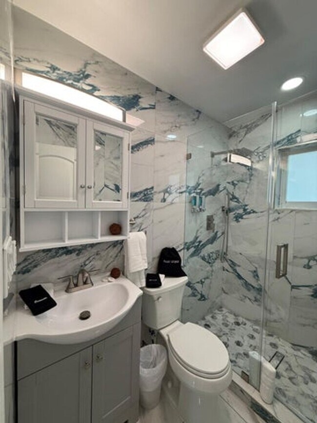 Building Photo - 721 NW 36th St