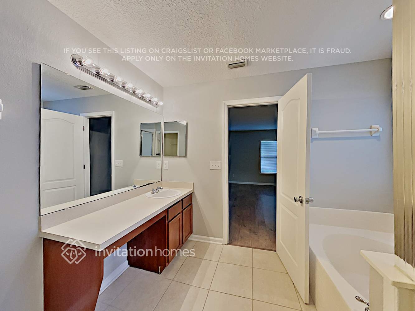 Building Photo - 858 Collinswood Dr