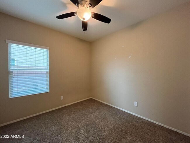 Building Photo - 2656 E Gillcrest Rd