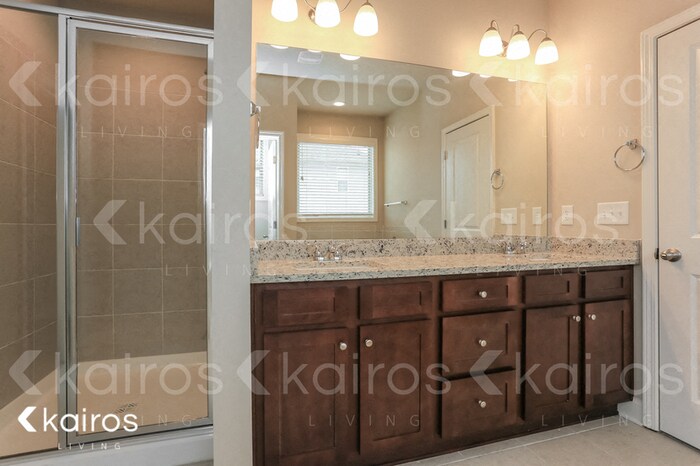 Building Photo - 1660 Riverpark Dr SE