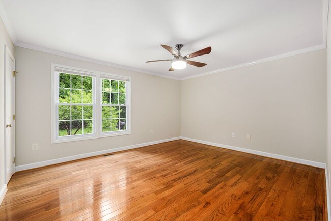 Building Photo - 11821 Sinclair Ln