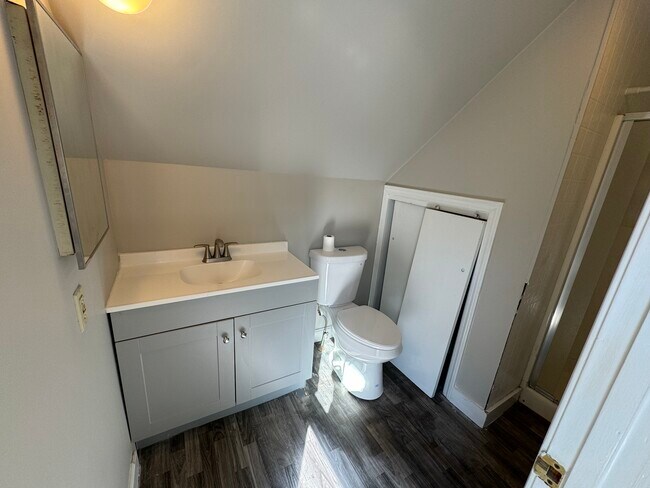 Building Photo - 61 Waverley Rd