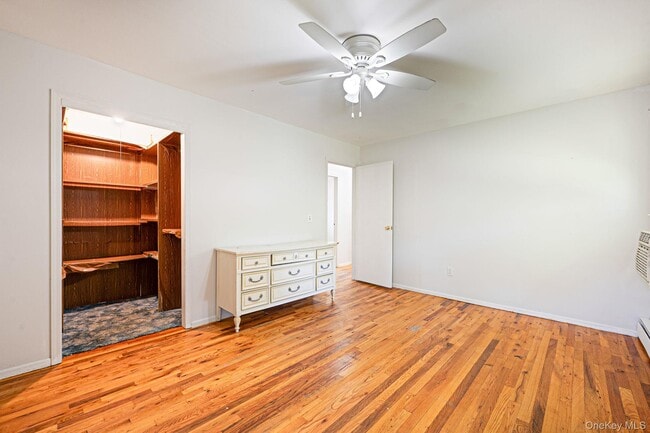 Building Photo - 71 Pinewood Dr