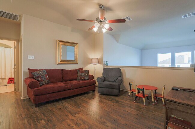 Building Photo - 2300 Dovetail St