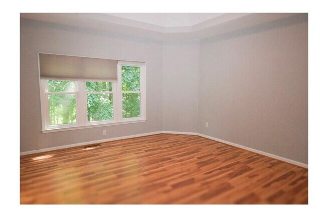Building Photo - 3885 Waterford Dr