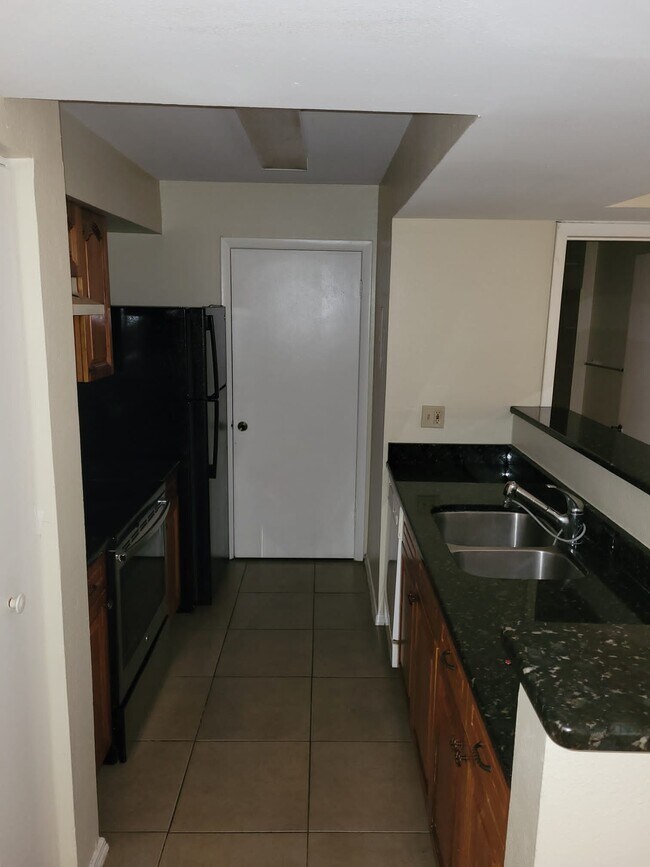 Building Photo - 3028 Parkway Blvd