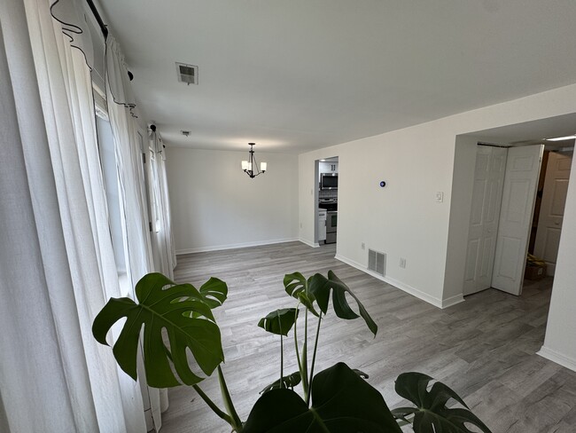 Building Photo - 5585 Hecate Ct