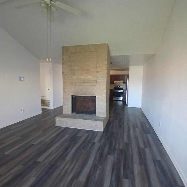 Building Photo - 5436 Parkridge Dr