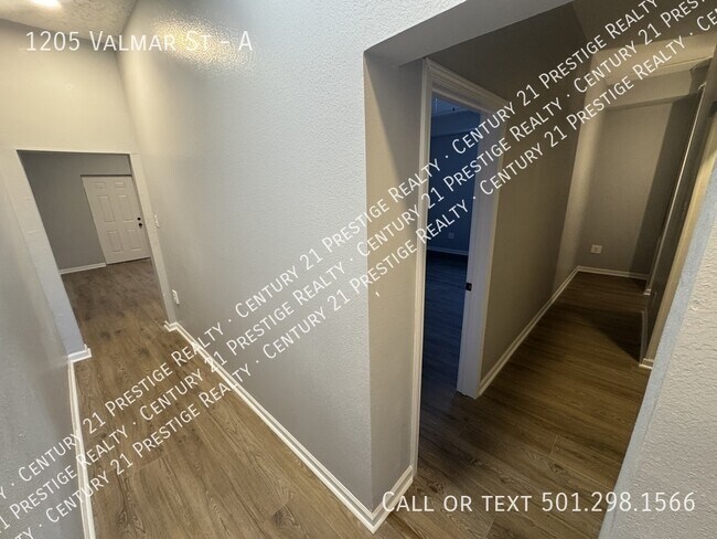 Building Photo - 1205 Valmar St