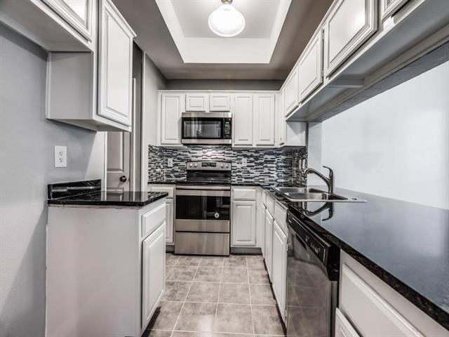 Building Photo - 8601 Park Ln