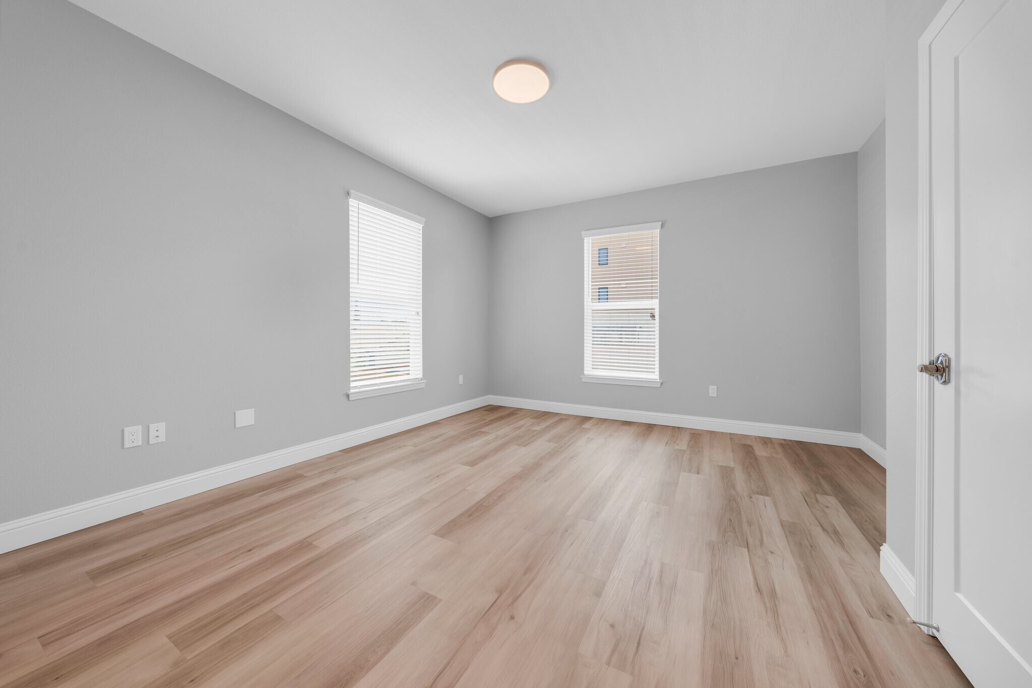 Building Photo - 2016 Dwight Way