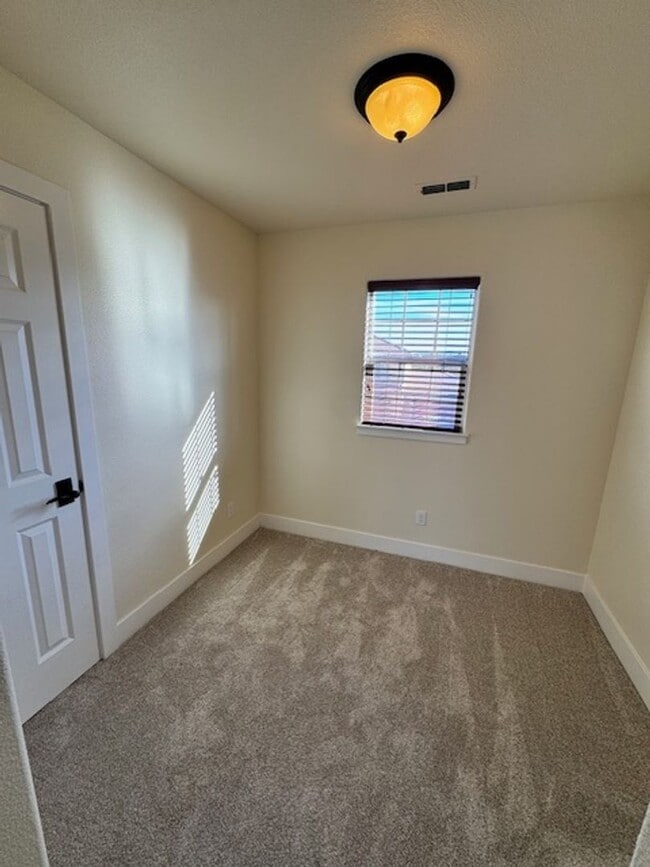 Building Photo - $500 Move in Special with signed lease by 12/15/2025 ~ Upscale Modern 4 Bed | 2.5 Bath – Yard Mai...