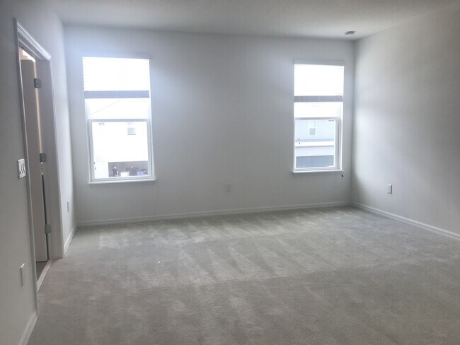 Building Photo - 4 Bedroom at Westside Village Heart of Win...