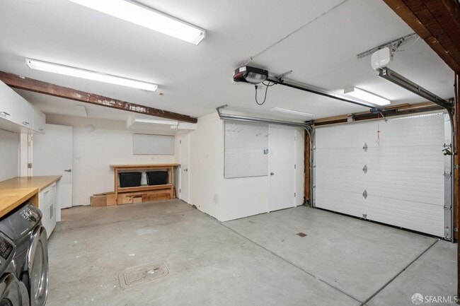 Building Photo - 363 Monticello St