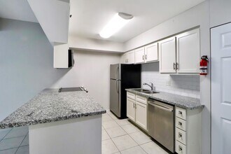Building Photo - 5929 Queensloch Dr