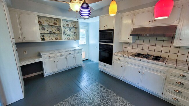 Building Photo - Gorgeous 3 Bed 2 Bath House In Whittier Co...