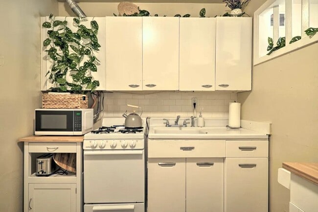 Building Photo - 3918 Thomason Ave