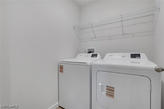 Building Photo - 533 Ilaria Ct