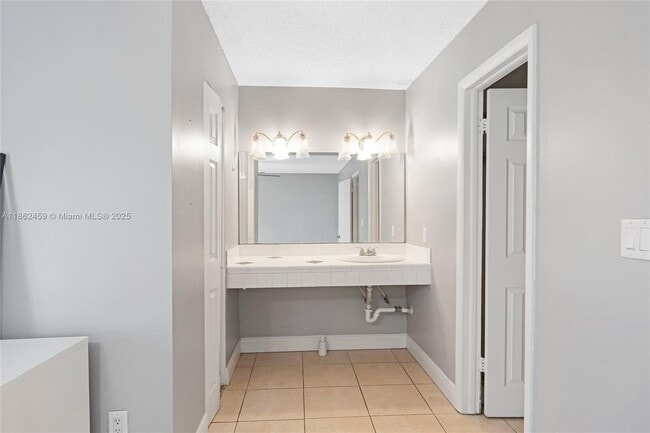 Building Photo - 1054 SW 124th Ct