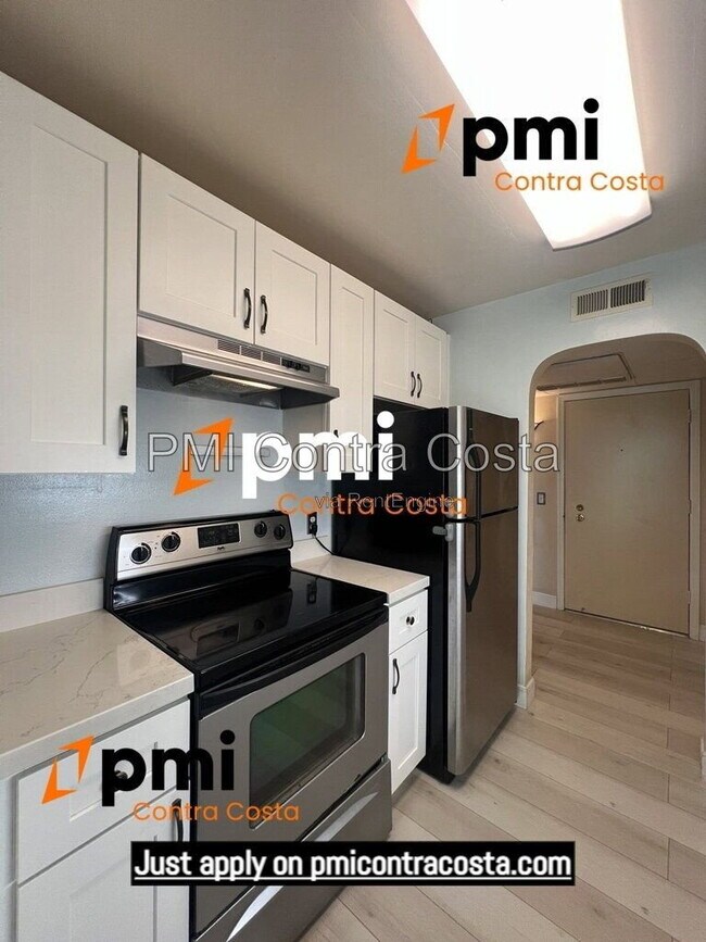 Building Photo - 460 N Civic Dr