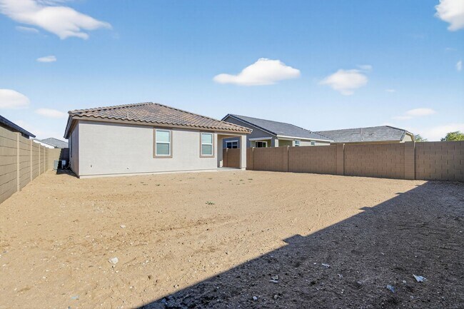 Building Photo - Modern 3BR Living with Resort-Style Amenities in Magma Vista Ranch
