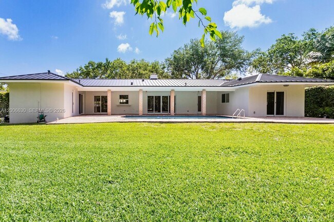 Building Photo - 13050 SW 71st Ave