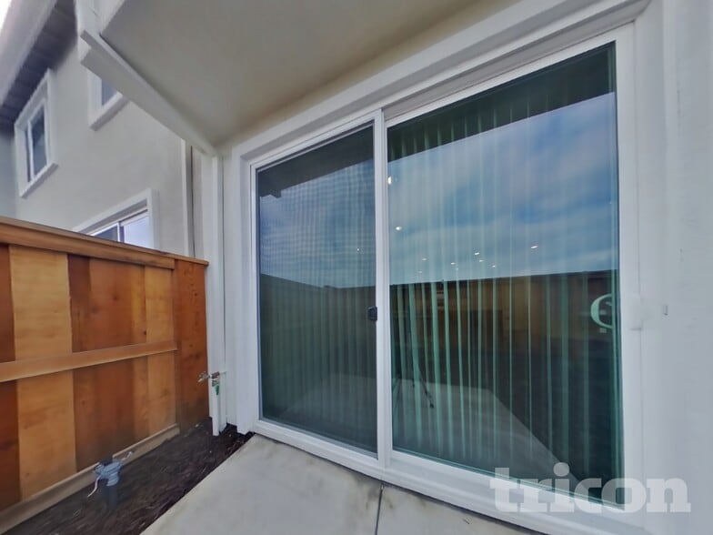 Building Photo - 2058 Delta Vw Ave