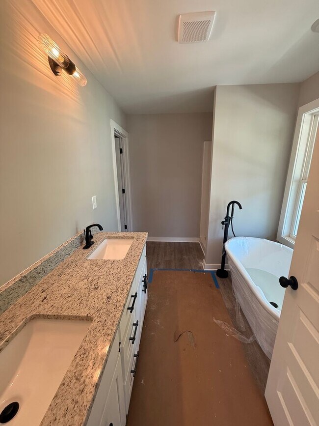 Building Photo - Brand-New Construction | 4 Bed / 3 Bath