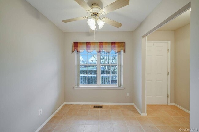 Building Photo - 18 Summerfield Cir