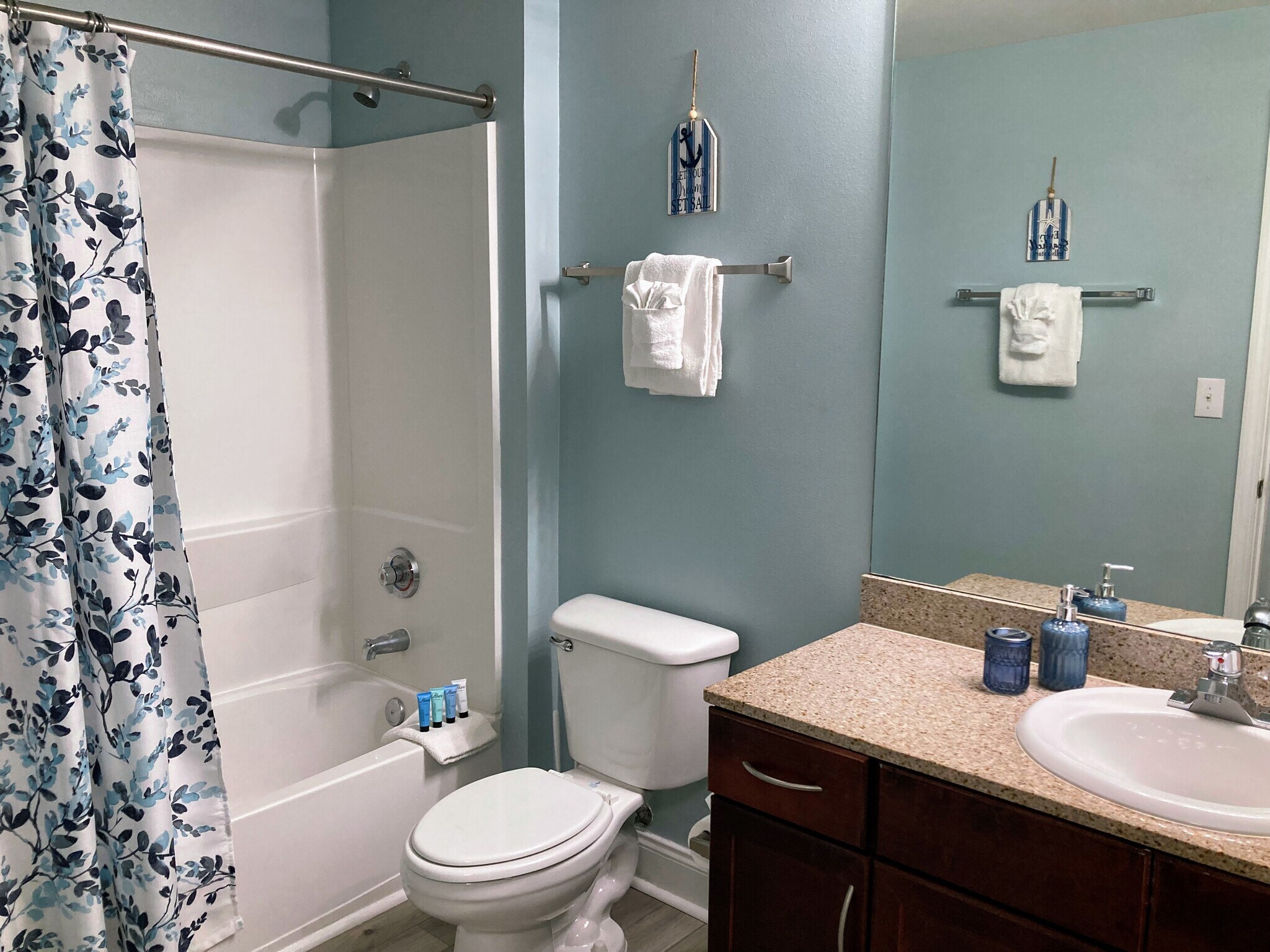 Bathroom 2 with Tub/Shower Combo - 9860 S Thomas Dr