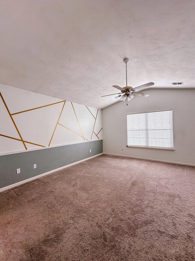 Building Photo - 5331 Pandoria Ave