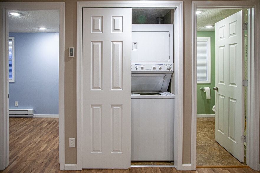 Washer/Dryer Unit - 1404 N Kankakee St