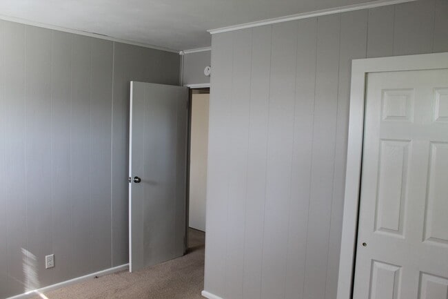 Building Photo - Cute 3 BR Ranch Home in Plainfield!