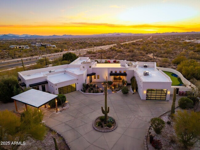 Building Photo - 9525 E Buckskin Trail