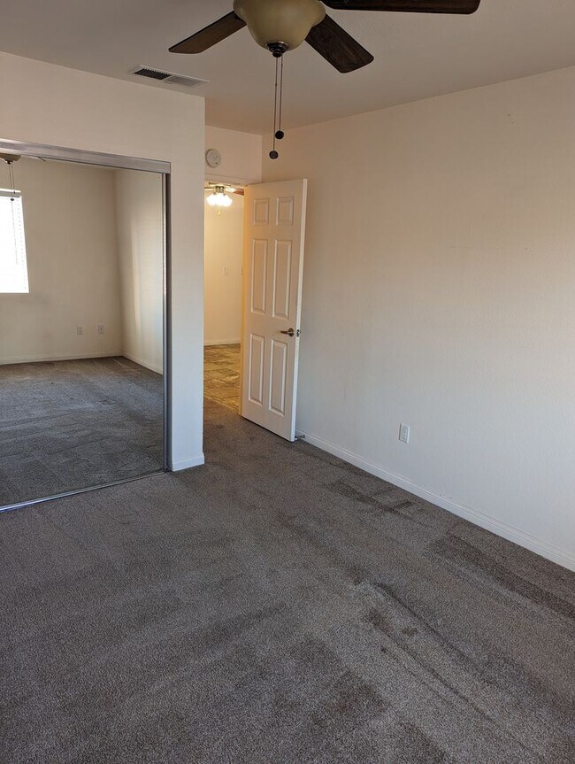 Building Photo - AMENITIES! Upstairs 1 Bed/ 1 Bath at Villl...