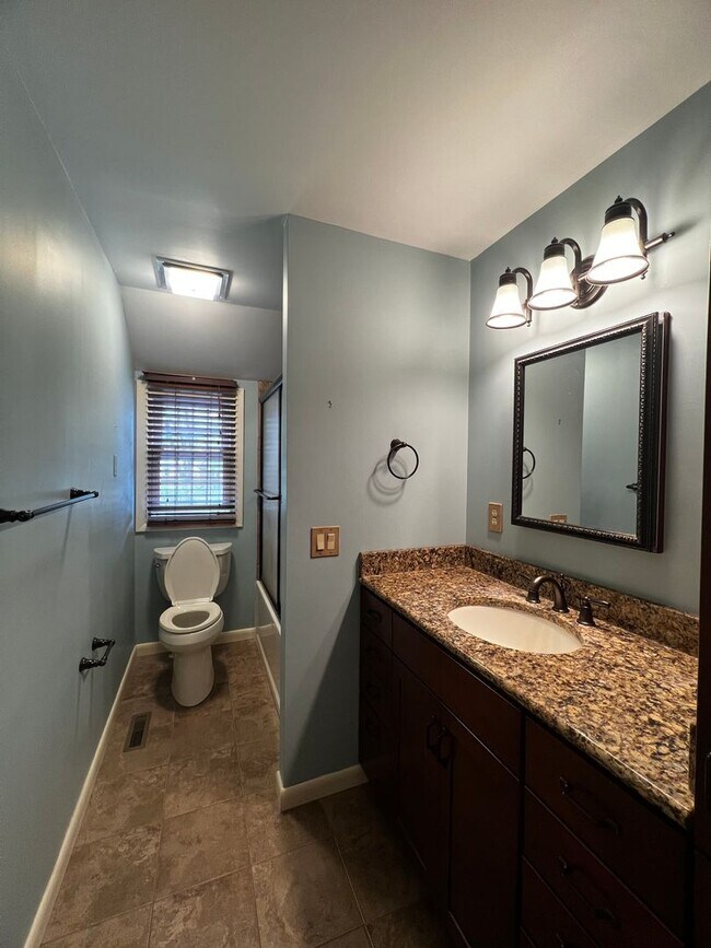 Building Photo - 75 Plymouth Cir