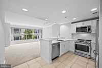 Building Photo - 777 7th St NW