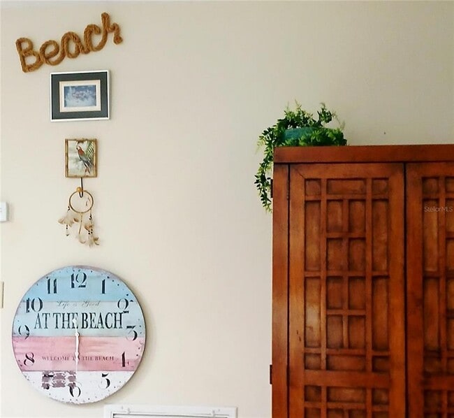 Building Photo - 7143 Wood Creek Dr