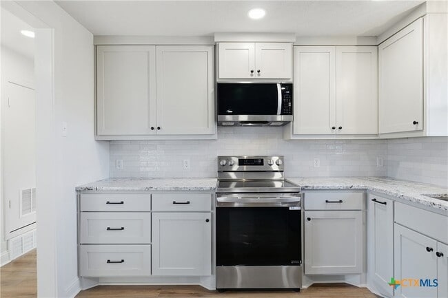 Building Photo - 410 State Hwy 95