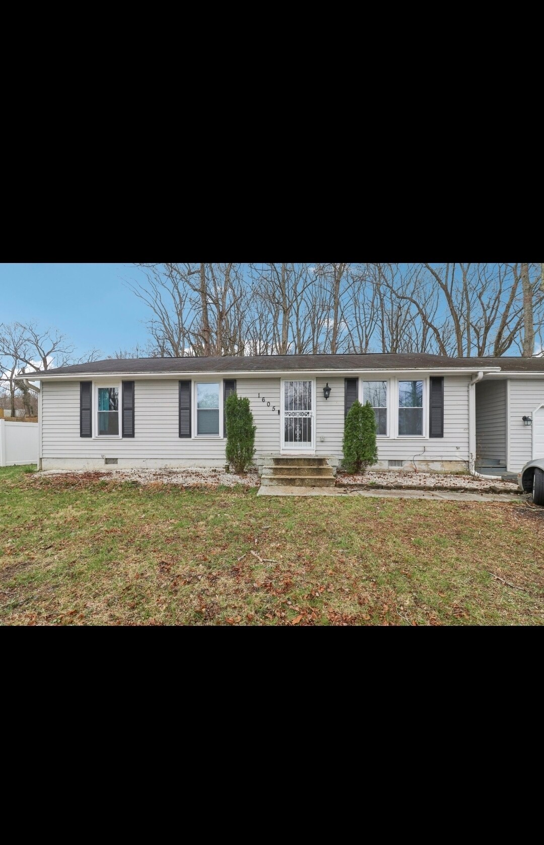 Building Photo - 1605 Airport Ln