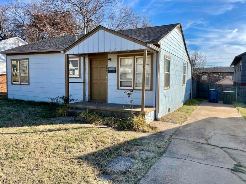 Building Photo - 1006 E Campbell St