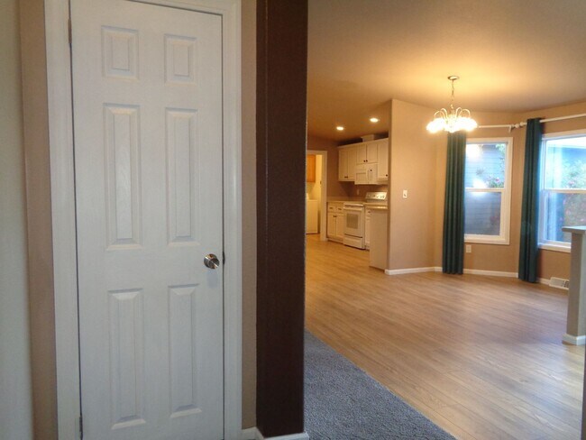Building Photo - 4511 Gray Fox Heights