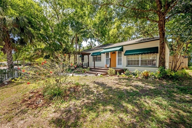 Primary Photo - 1211 E Park Cir